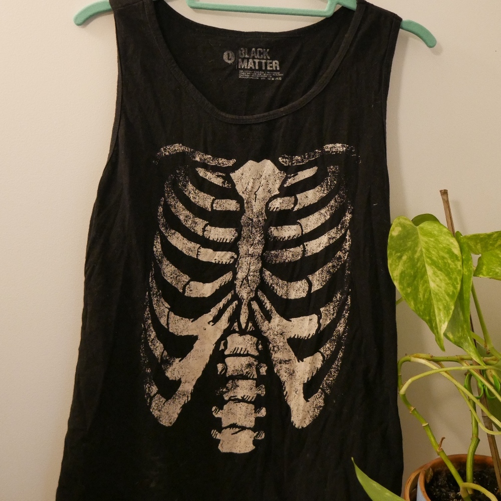 Rip Cage Graphic Muscle tee